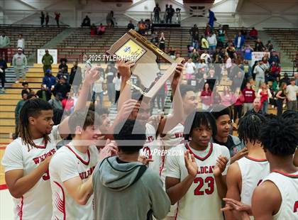 Thumbnail 3 in Mooresville vs. Lawrence North (IHSAA 4A Regional) photogallery.