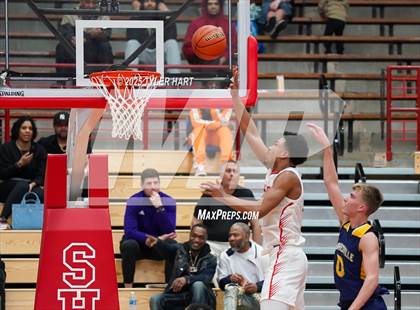 Thumbnail 2 in Mooresville vs. Lawrence North (IHSAA 4A Regional) photogallery.