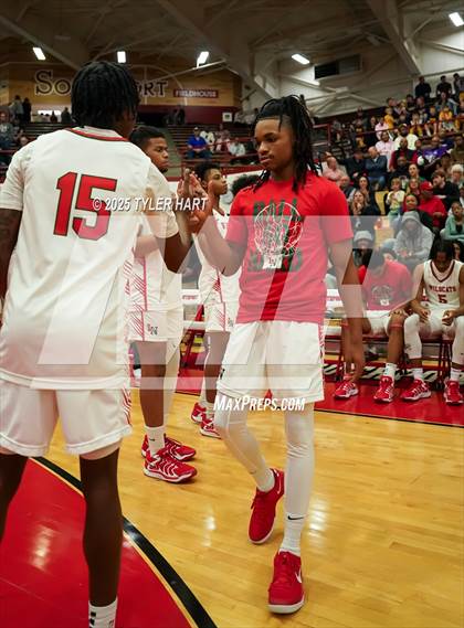 Thumbnail 3 in Mooresville vs. Lawrence North (IHSAA 4A Regional) photogallery.
