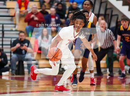 Thumbnail 2 in Mooresville vs. Lawrence North (IHSAA 4A Regional) photogallery.