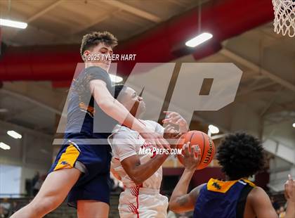 Thumbnail 1 in Mooresville vs. Lawrence North (IHSAA 4A Regional) photogallery.