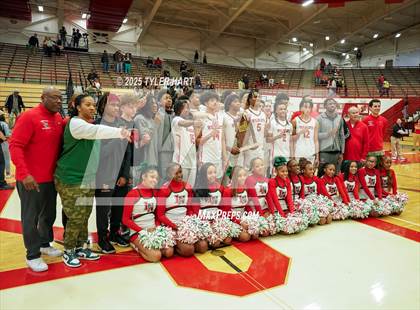 Thumbnail 2 in Mooresville vs. Lawrence North (IHSAA 4A Regional) photogallery.