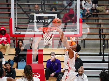 Thumbnail 3 in Mooresville vs. Lawrence North (IHSAA 4A Regional) photogallery.