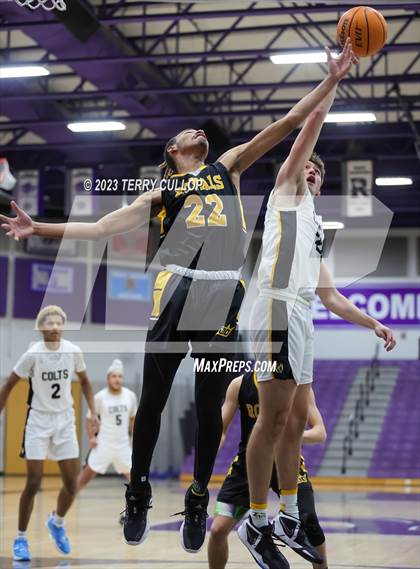 Thumbnail 3 in Roy vs. Cottonwood (Riverton Holiday Tournament) photogallery.