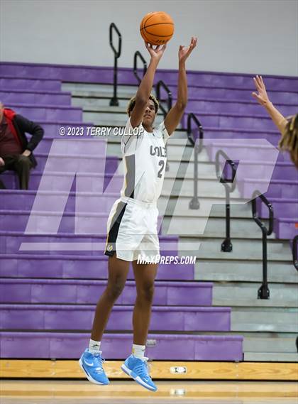 Thumbnail 3 in Roy vs. Cottonwood (Riverton Holiday Tournament) photogallery.