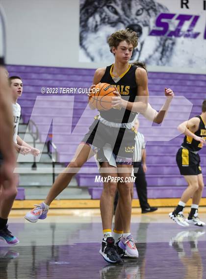 Thumbnail 2 in Roy vs. Cottonwood (Riverton Holiday Tournament) photogallery.
