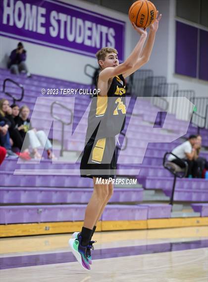 Thumbnail 2 in Roy vs. Cottonwood (Riverton Holiday Tournament) photogallery.