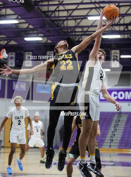 Thumbnail 2 in Roy vs. Cottonwood (Riverton Holiday Tournament) photogallery.
