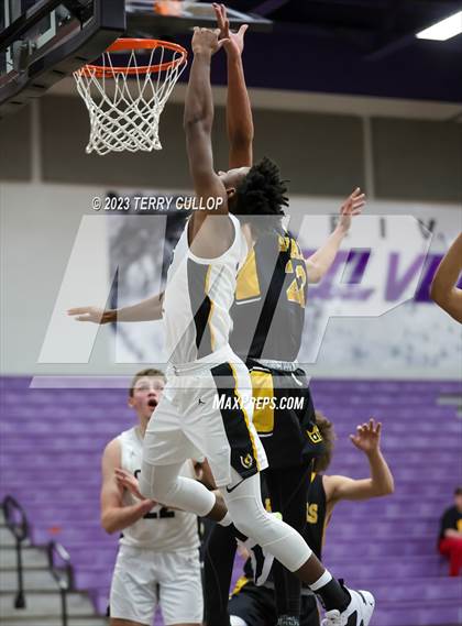 Thumbnail 2 in Roy vs. Cottonwood (Riverton Holiday Tournament) photogallery.