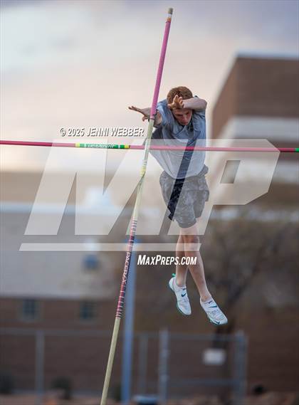 Thumbnail 2 in Spring Valley Weekday #1 (Pole Vault) photogallery.