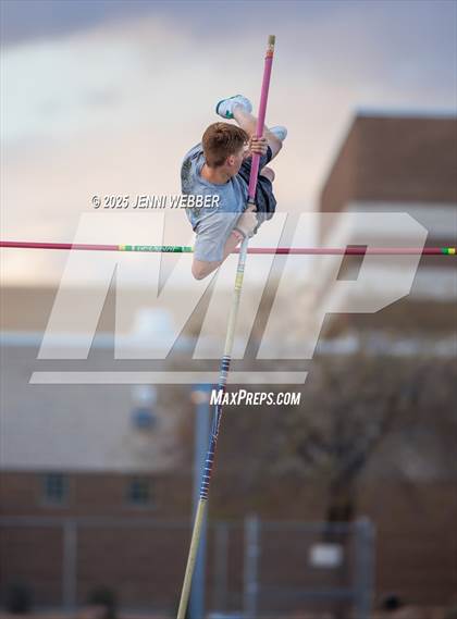 Thumbnail 3 in Spring Valley Weekday #1 (Pole Vault) photogallery.