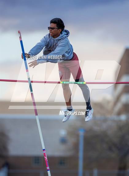 Thumbnail 2 in Spring Valley Weekday #1 (Pole Vault) photogallery.