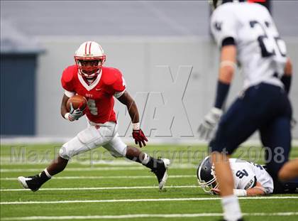 Thumbnail 3 in Smithson Valley vs. Katy (Texas 5A D2 Semifinal) photogallery.