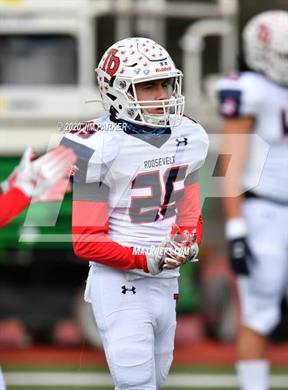 Thumbnail 2 in SA Roosevelt vs. Vandegrift (UIL 6A D2 Area Playoff) photogallery.