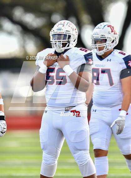 Thumbnail 2 in SA Roosevelt vs. Vandegrift (UIL 6A D2 Area Playoff) photogallery.
