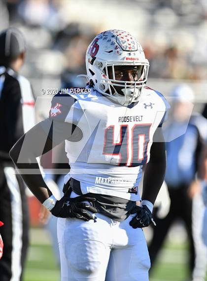 Thumbnail 3 in SA Roosevelt vs. Vandegrift (UIL 6A D2 Area Playoff) photogallery.