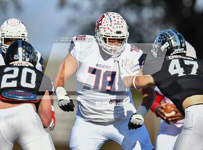 Thumbnail 3 in SA Roosevelt vs. Vandegrift (UIL 6A D2 Area Playoff) photogallery.