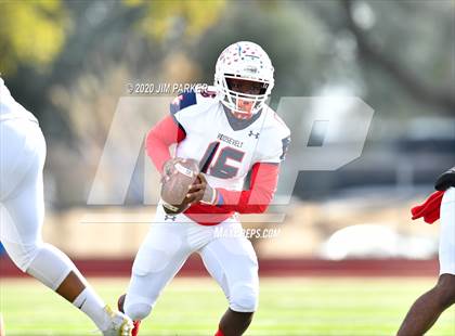 Thumbnail 2 in SA Roosevelt vs. Vandegrift (UIL 6A D2 Area Playoff) photogallery.