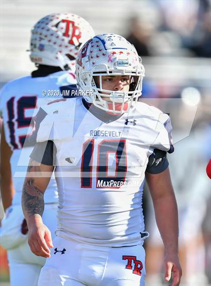 Thumbnail 2 in SA Roosevelt vs. Vandegrift (UIL 6A D2 Area Playoff) photogallery.