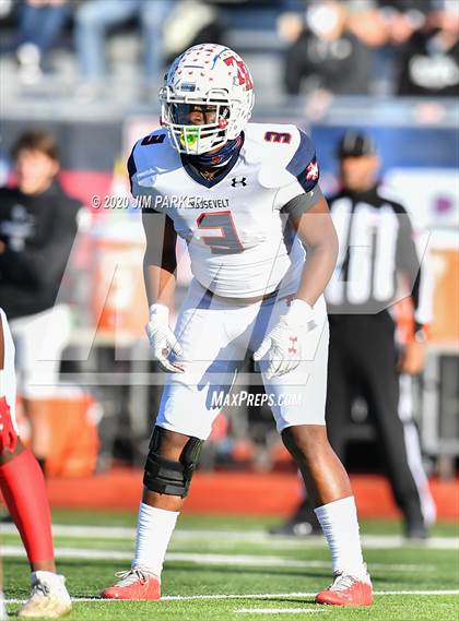 Thumbnail 3 in SA Roosevelt vs. Vandegrift (UIL 6A D2 Area Playoff) photogallery.