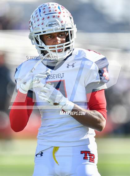 Thumbnail 1 in SA Roosevelt vs. Vandegrift (UIL 6A D2 Area Playoff) photogallery.