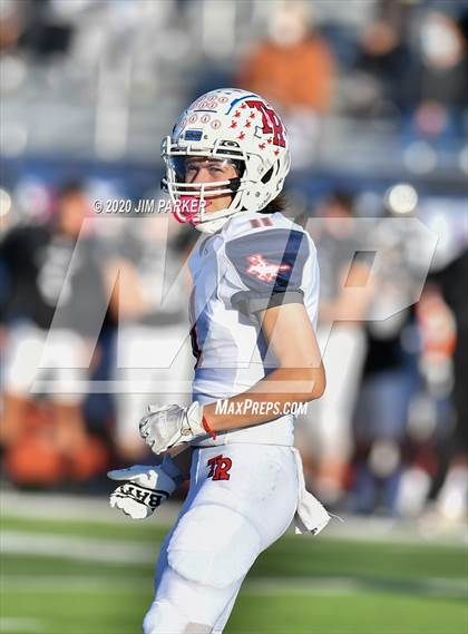 Thumbnail 2 in SA Roosevelt vs. Vandegrift (UIL 6A D2 Area Playoff) photogallery.