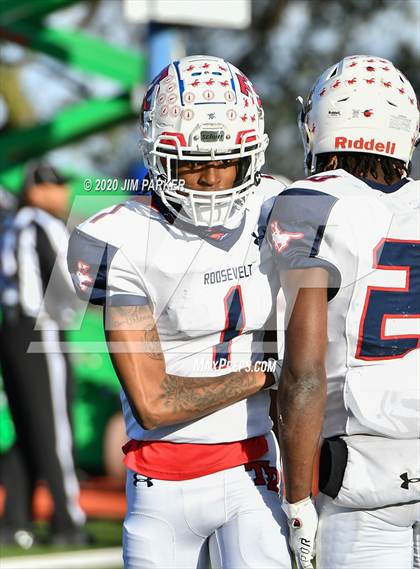 Thumbnail 3 in SA Roosevelt vs. Vandegrift (UIL 6A D2 Area Playoff) photogallery.
