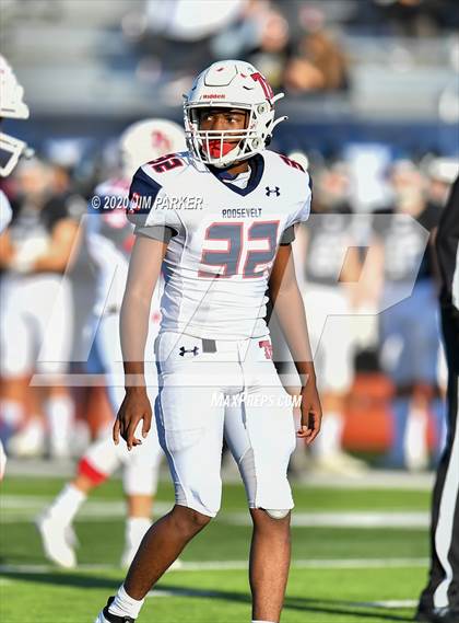 Thumbnail 3 in SA Roosevelt vs. Vandegrift (UIL 6A D2 Area Playoff) photogallery.