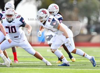 Thumbnail 3 in SA Roosevelt vs. Vandegrift (UIL 6A D2 Area Playoff) photogallery.