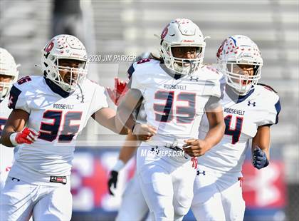 Thumbnail 1 in SA Roosevelt vs. Vandegrift (UIL 6A D2 Area Playoff) photogallery.