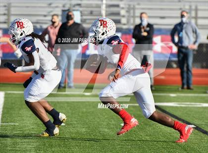 Thumbnail 2 in SA Roosevelt vs. Vandegrift (UIL 6A D2 Area Playoff) photogallery.