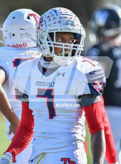 Thumbnail 3 in SA Roosevelt vs. Vandegrift (UIL 6A D2 Area Playoff) photogallery.