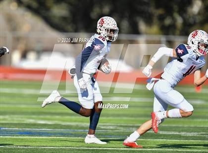 Thumbnail 2 in SA Roosevelt vs. Vandegrift (UIL 6A D2 Area Playoff) photogallery.