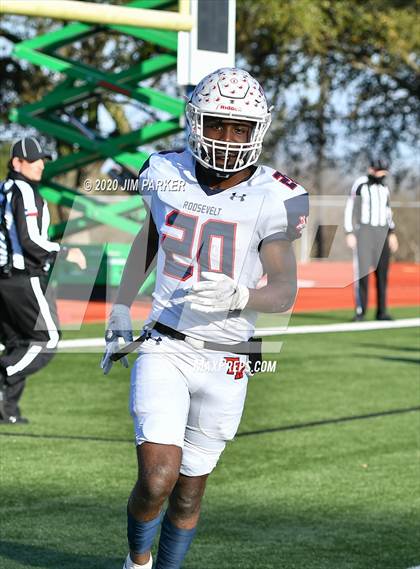 Thumbnail 2 in SA Roosevelt vs. Vandegrift (UIL 6A D2 Area Playoff) photogallery.