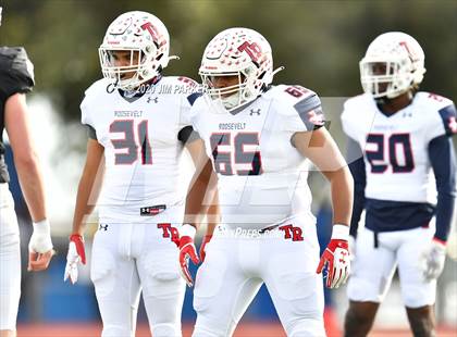 Thumbnail 1 in SA Roosevelt vs. Vandegrift (UIL 6A D2 Area Playoff) photogallery.