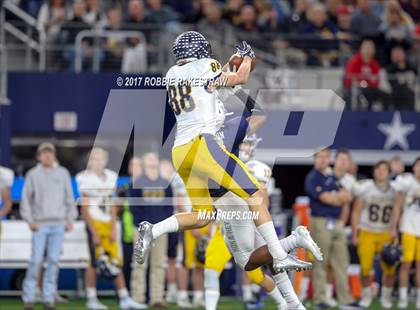 Thumbnail 2 in Manvel vs. Highland Park (UIL 5A Division 1 Final) photogallery.