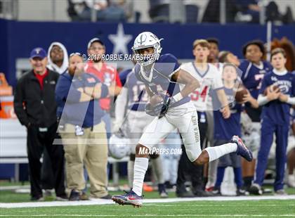 Thumbnail 1 in Manvel vs. Highland Park (UIL 5A Division 1 Final) photogallery.