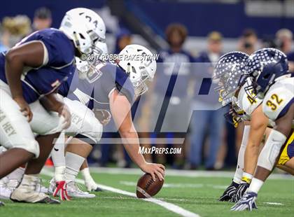 Thumbnail 1 in Manvel vs. Highland Park (UIL 5A Division 1 Final) photogallery.