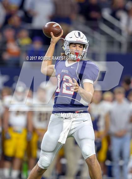 Thumbnail 2 in Manvel vs. Highland Park (UIL 5A Division 1 Final) photogallery.
