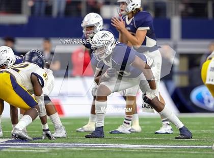 Thumbnail 2 in Manvel vs. Highland Park (UIL 5A Division 1 Final) photogallery.