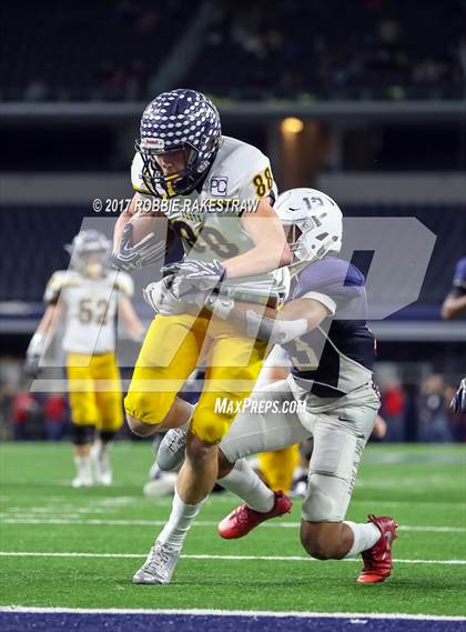 Thumbnail 3 in Manvel vs. Highland Park (UIL 5A Division 1 Final) photogallery.