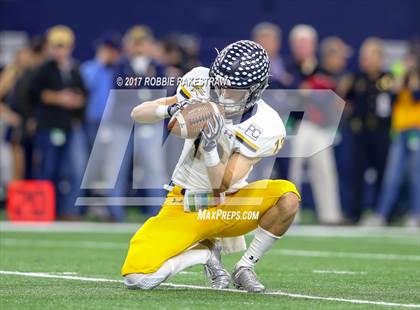Thumbnail 2 in Manvel vs. Highland Park (UIL 5A Division 1 Final) photogallery.