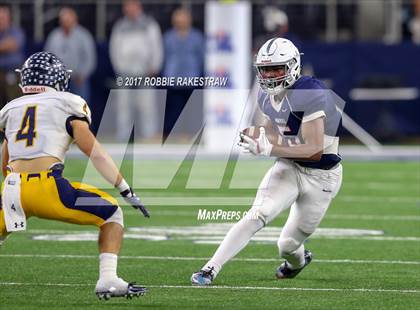 Thumbnail 1 in Manvel vs. Highland Park (UIL 5A Division 1 Final) photogallery.