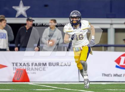 Thumbnail 2 in Manvel vs. Highland Park (UIL 5A Division 1 Final) photogallery.