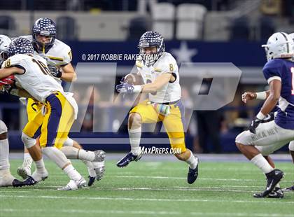 Thumbnail 3 in Manvel vs. Highland Park (UIL 5A Division 1 Final) photogallery.