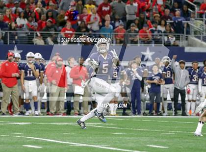Thumbnail 1 in Manvel vs. Highland Park (UIL 5A Division 1 Final) photogallery.