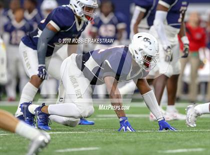 Thumbnail 2 in Manvel vs. Highland Park (UIL 5A Division 1 Final) photogallery.