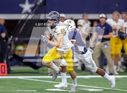 Thumbnail 3 in Manvel vs. Highland Park (UIL 5A Division 1 Final) photogallery.
