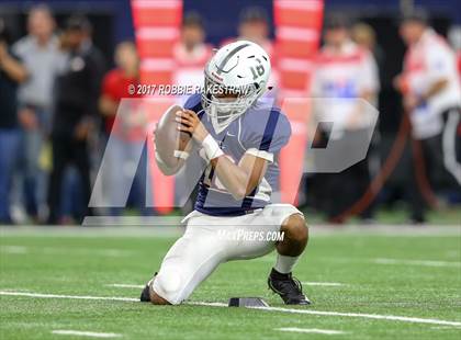 Thumbnail 2 in Manvel vs. Highland Park (UIL 5A Division 1 Final) photogallery.