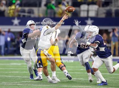 Thumbnail 1 in Manvel vs. Highland Park (UIL 5A Division 1 Final) photogallery.
